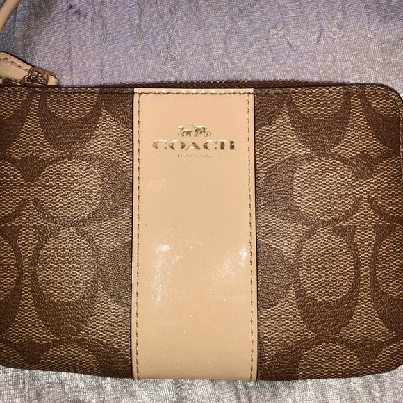 Never Used Coach Wristlet - Picture 2 of 5